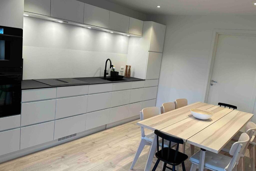 Top Floor Apartment Arossanden 5 A Kristiansand Esterno foto